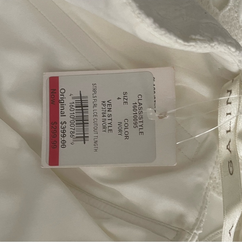 Spectacular David's Bridal Ivory Floral Lace Gown - Picture 9 of 16